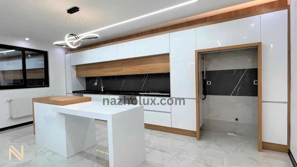 کابینت های گلاس در صومعه سرا