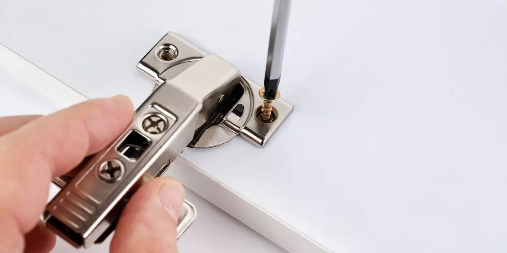 رگلاژ درب کابینت