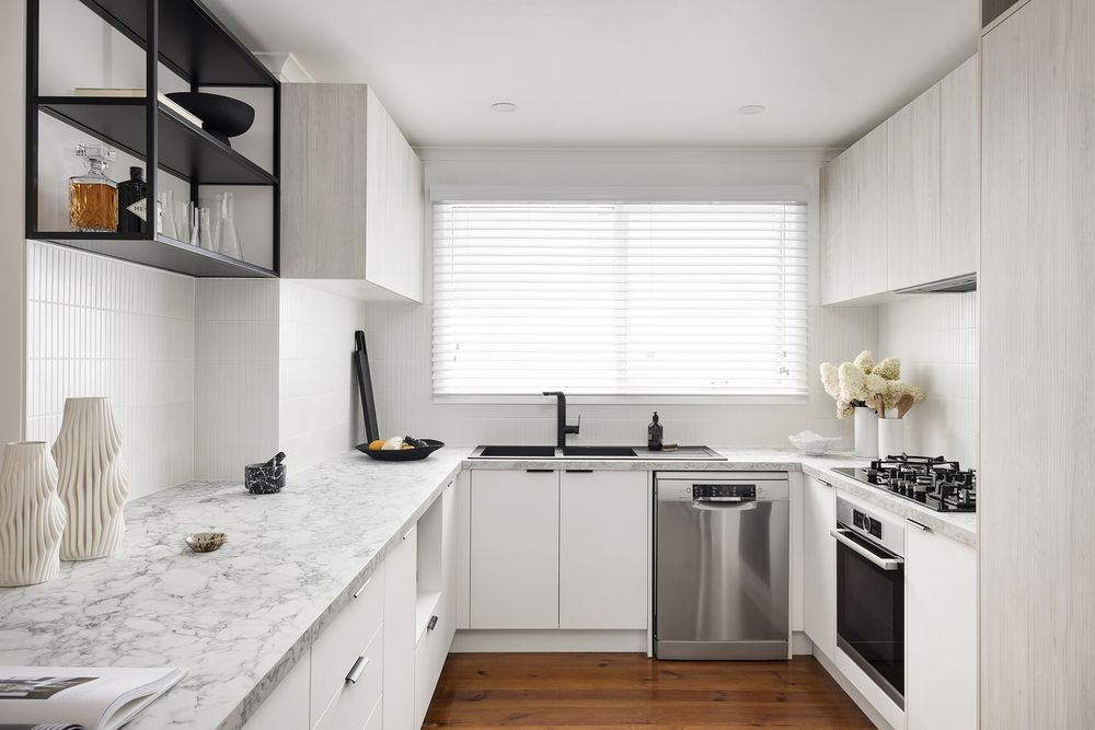 کابینت آشپزخانه کوچک با صفحه اس پی ال