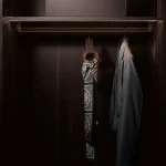 ست چوب رختی چرم قهوه ای رونیا سری هرا مدل 6184700 - تصویر 7